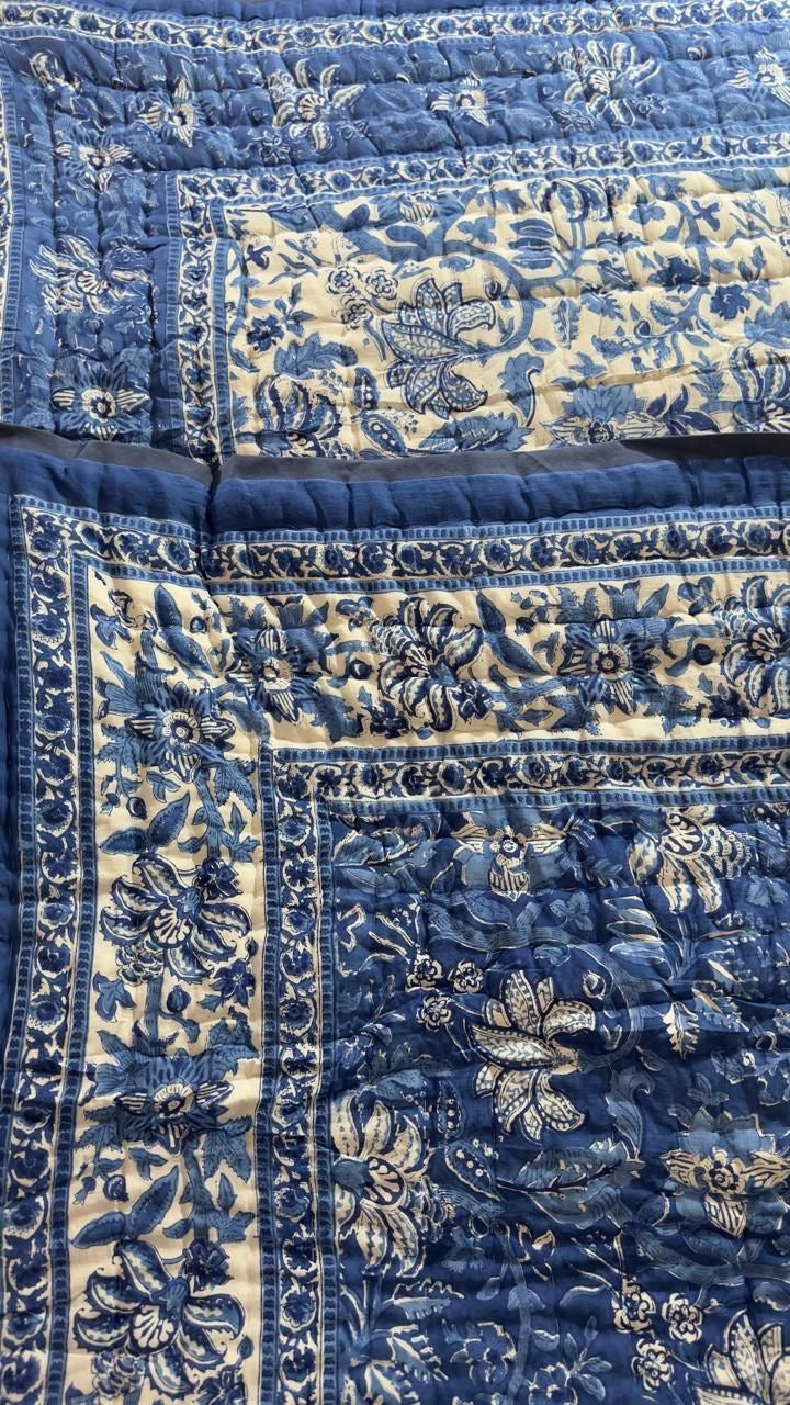 Large Lotus with mixed border King Size Quilt in Celestial Blue