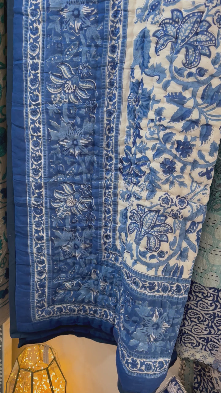 Large Lotus with mixed border King Size Quilt in Celestial Blue